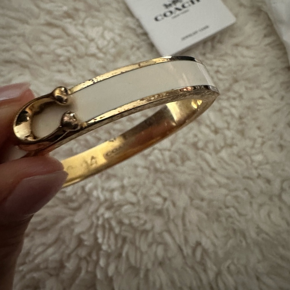 Coach Hinged Barcelet - image 6